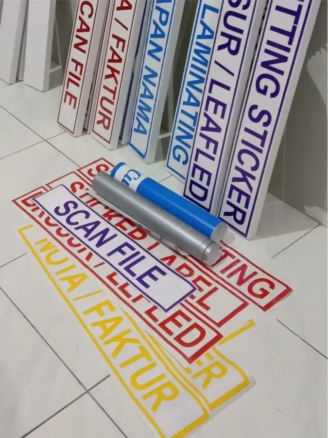 Pembuatan papan nama ruangan custom