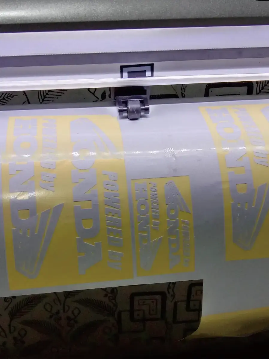 Cutting sticker untuk kebutuhan event