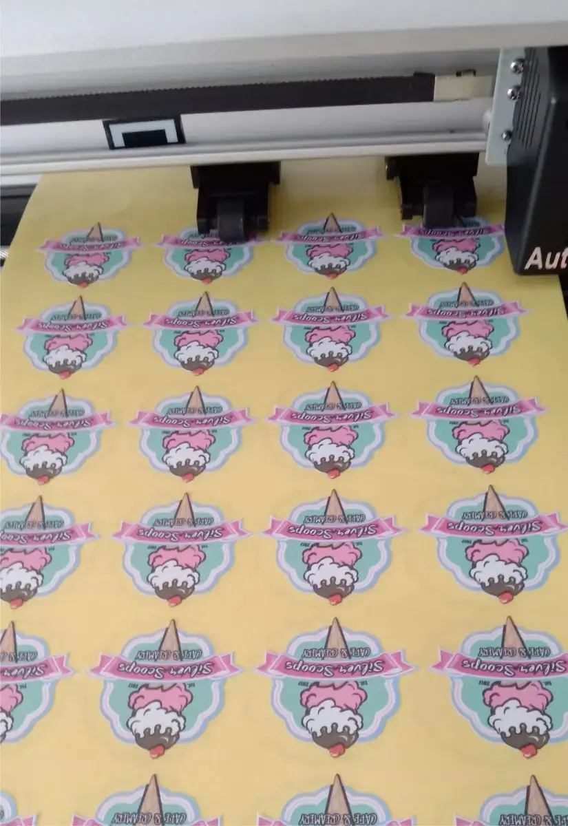 Hasil stiker label custom anti luntur