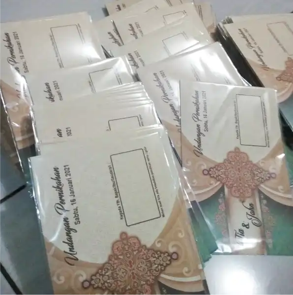 Cetak Undangan Custom