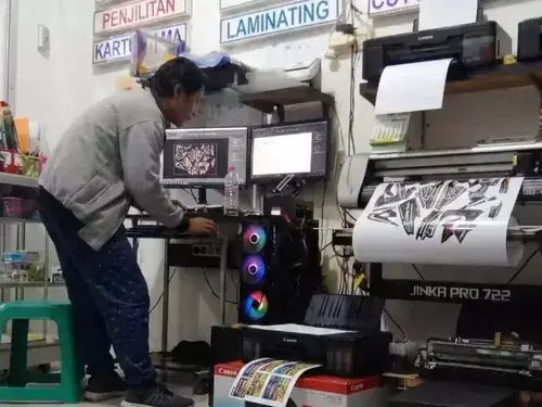 Galeri pengerjaan percetakan Yh'rez Grafika